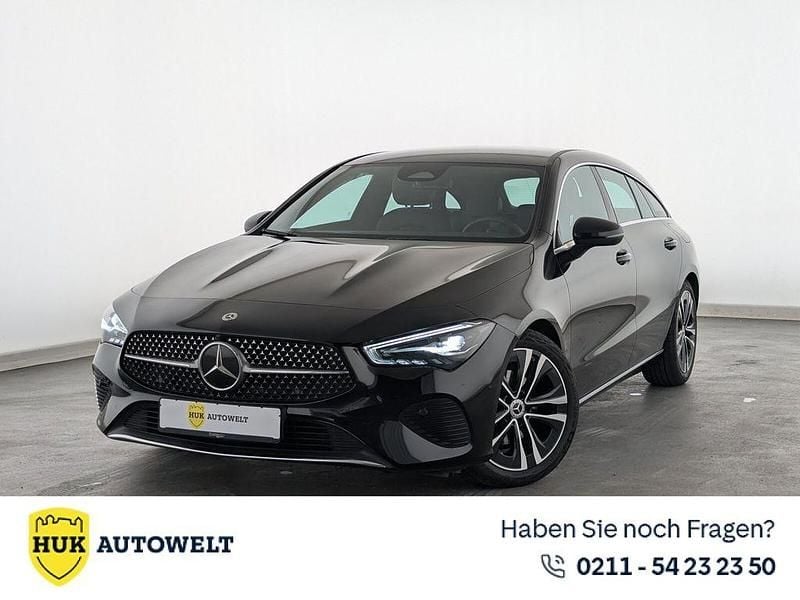 Gebraucht Mercedes CLA200 Progressive 150 PS (110 kW) 2023 Kosmosschwarz Limousine