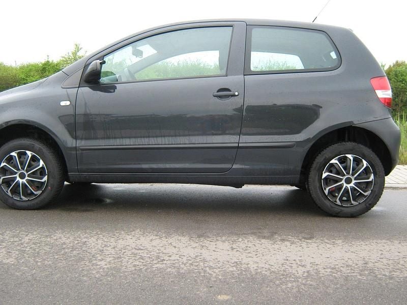 Usata VW Fox 75 CV (55 kW) 2008 Nero Utilitaria