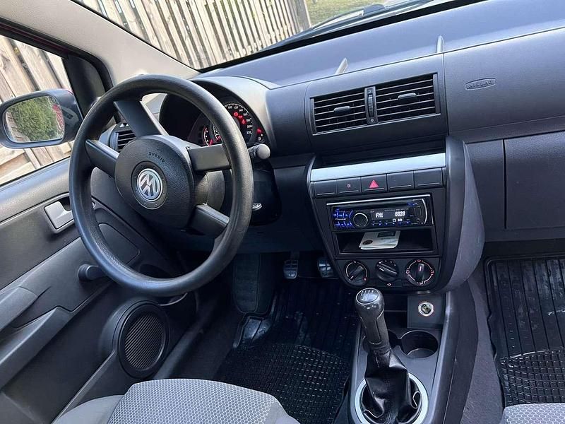 Usado VW Fox 54 HP (39 kW) 2006 Vermelho Citadino