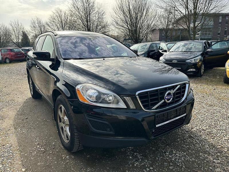 Gebraucht Volvo XC60 Kinetic 163 PS (119 kW) 2012 Schwarz SUV