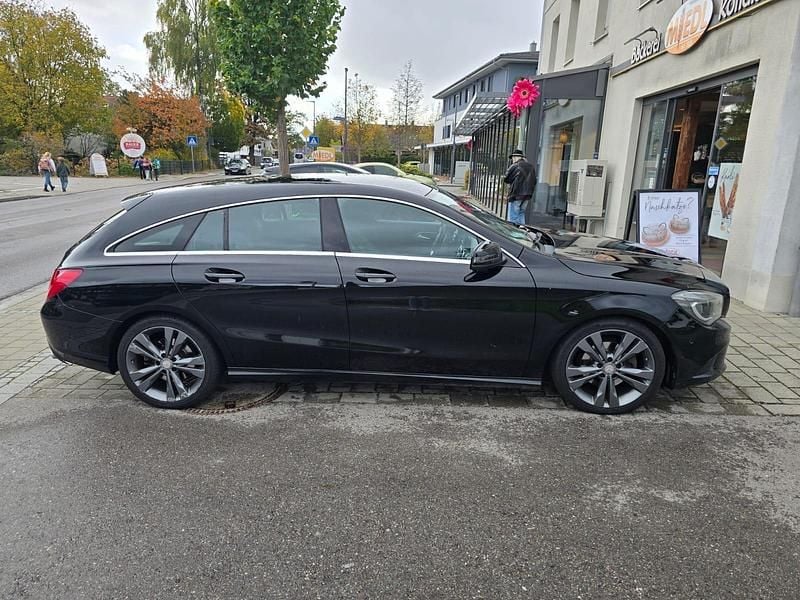 Gebraucht Mercedes CLA220 177 PS (130 kW) 2016 Schwarz Limousine