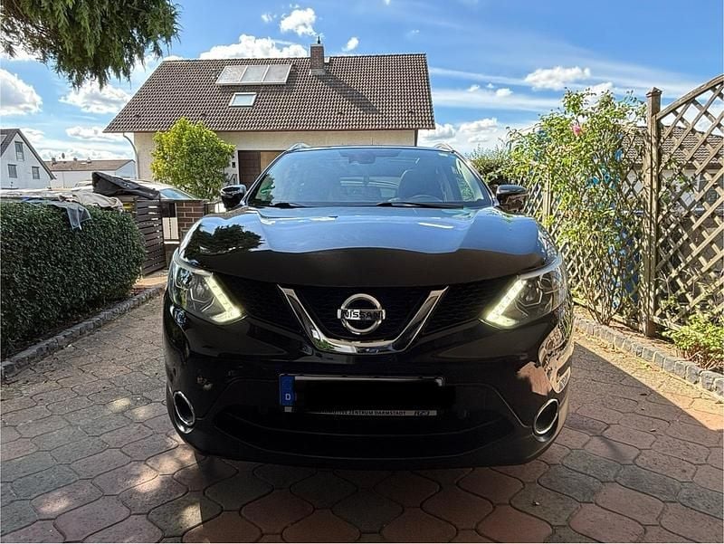 Schwarz Gebraucht 2016 Nissan Qashqai SUV | 12.500 € (Fairer Preis) - Bild 1/4