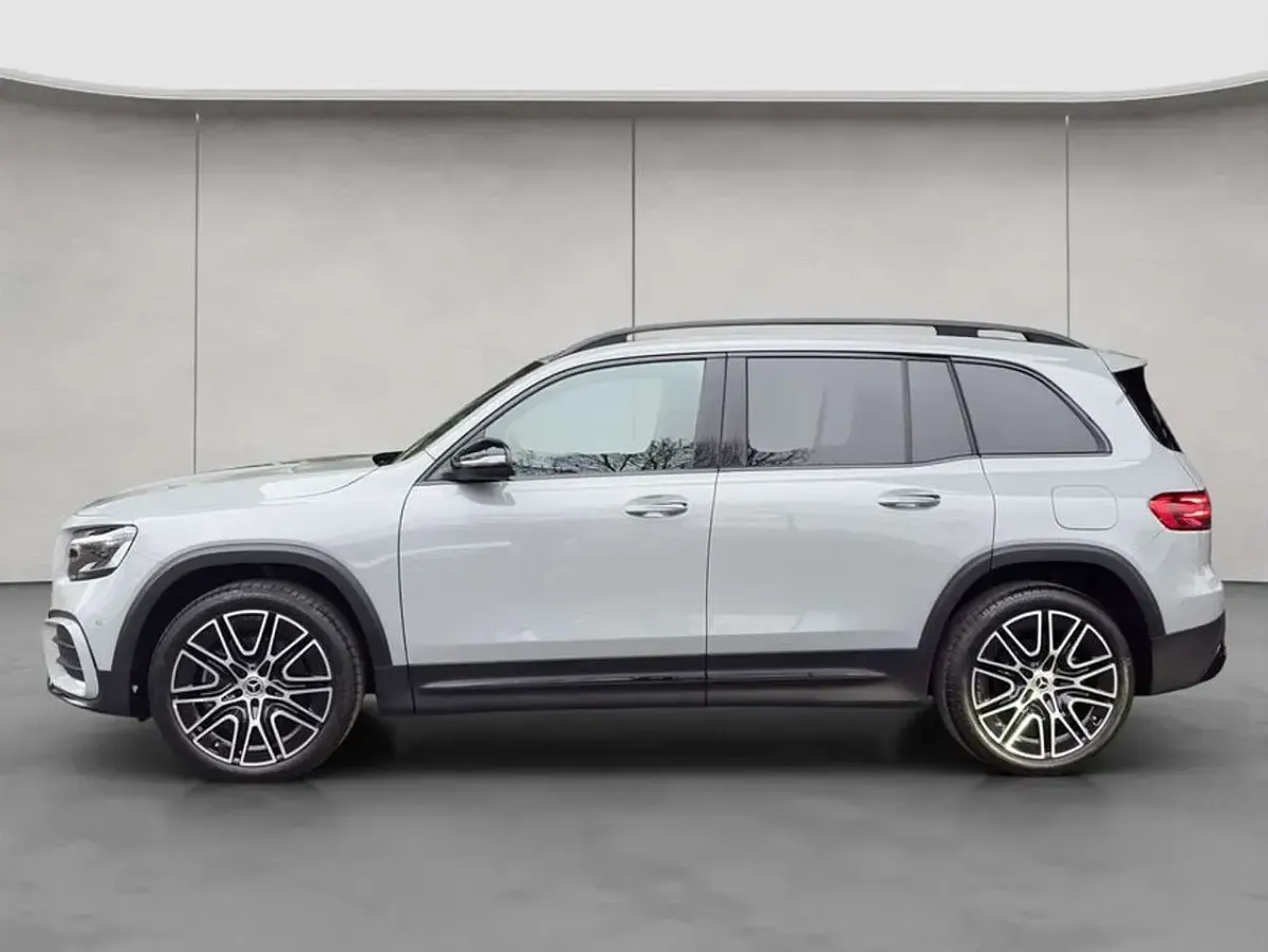 Gebraucht Mercedes GLB180 AMG 136 PS (100 kW) 2026 Grau SUV