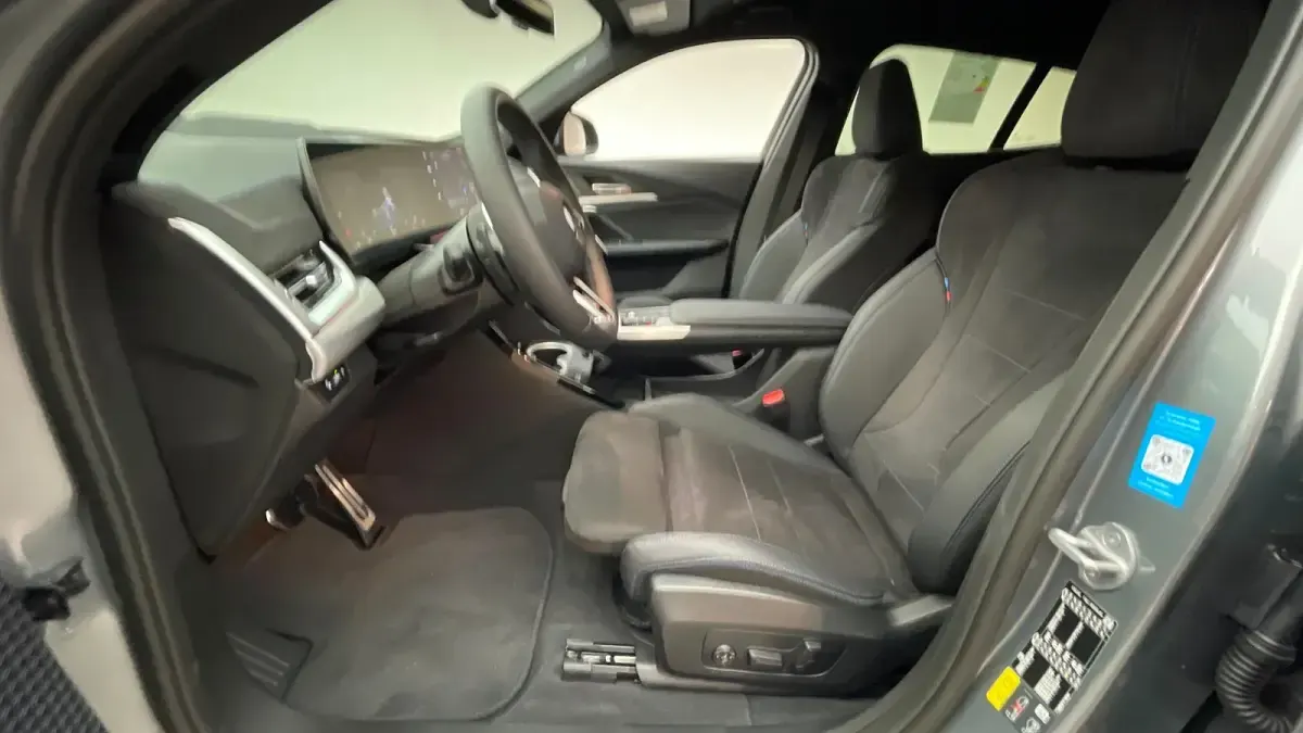 Neu BMW iX2 Comfort Edition 230 kW (313 PS) 2026 Skyscraper grau metallic SUV