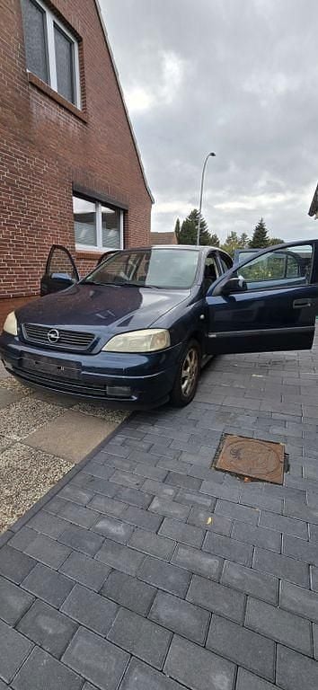 Blau Gebraucht 2002 Opel Astra Limousine | 700 € (Guter Preis) - Bild 1/4