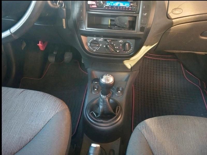 Schwarz Gebraucht 2009 Citroën C3 Attraction Kleinwagen | 1.799 € (Fairer Preis) - Bild 1/4