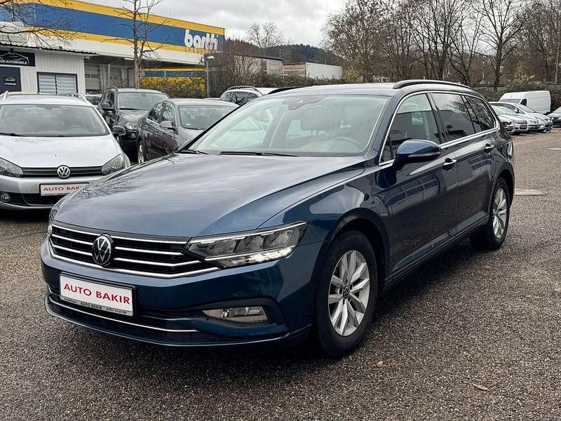Gebraucht VW Passat Business 150 PS (110 kW) 2022 Blau Kombi
