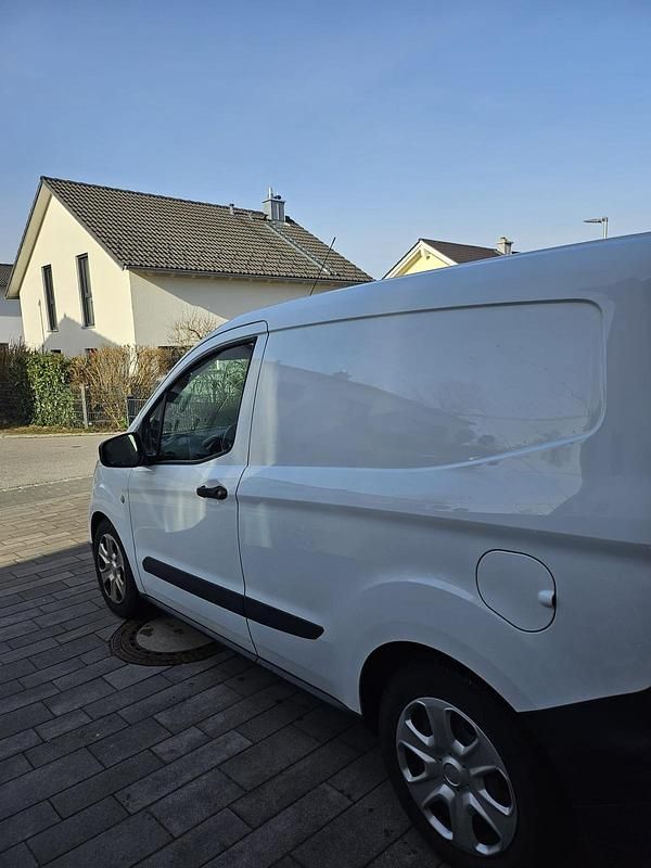 Gebraucht Ford Transit 101 PS (74 kW) 2022 Weiß Kombi