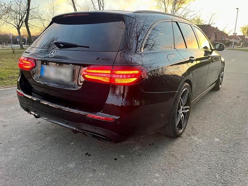 Gebraucht Mercedes E43 AMG AMG 401 PS (294 kW) 2017 Schwarz Limousine