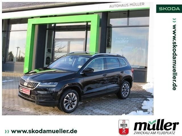 Schwarz (black magic perleffekt) Gebraucht 2021 Skoda Karoq Clever SUV | 20.990 € (Superpreis) - Bild 1/4