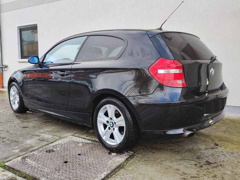 Gebraucht BMW 118 143 PS (105 kW) 2008 Schwarz Kleinwagen