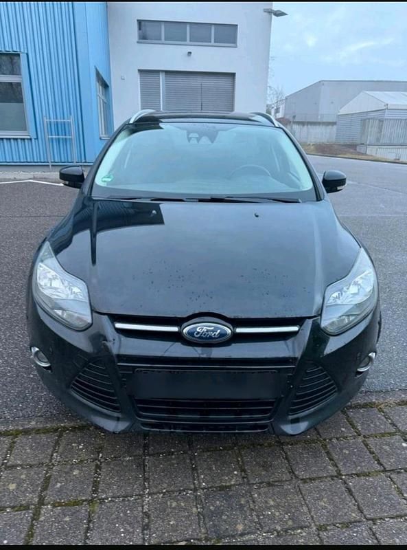 Gebraucht Ford Focus 125 PS (91 kW) 2012 Schwarz Limousine