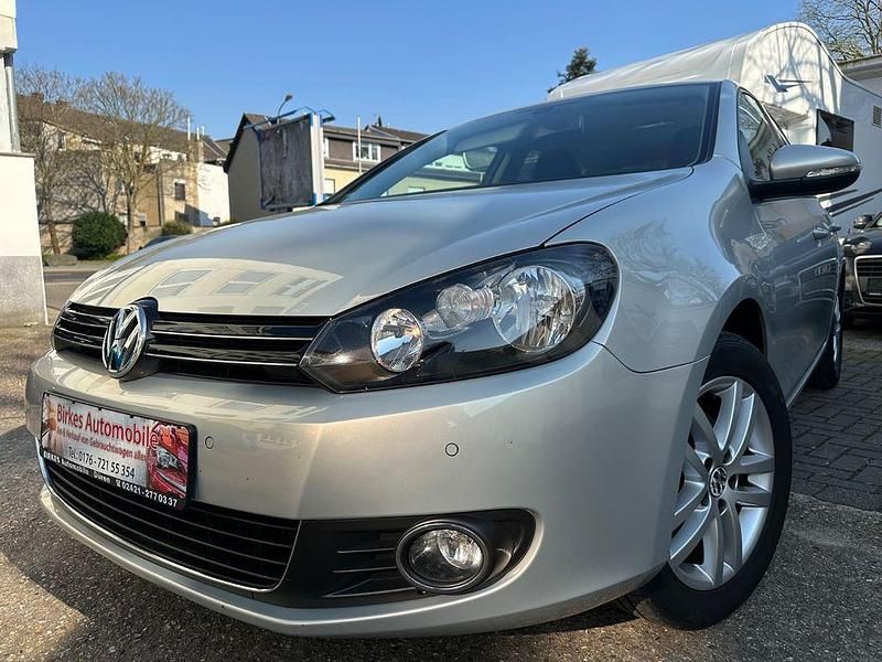 Gebraucht VW Golf VII Highline 105 PS (77 kW) 2012 Silber Limousine