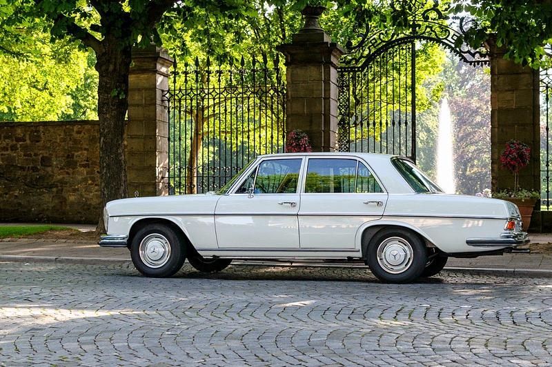 Gebraucht Mercedes S250 150 PS (110 kW) 1966 Weiß Limousine