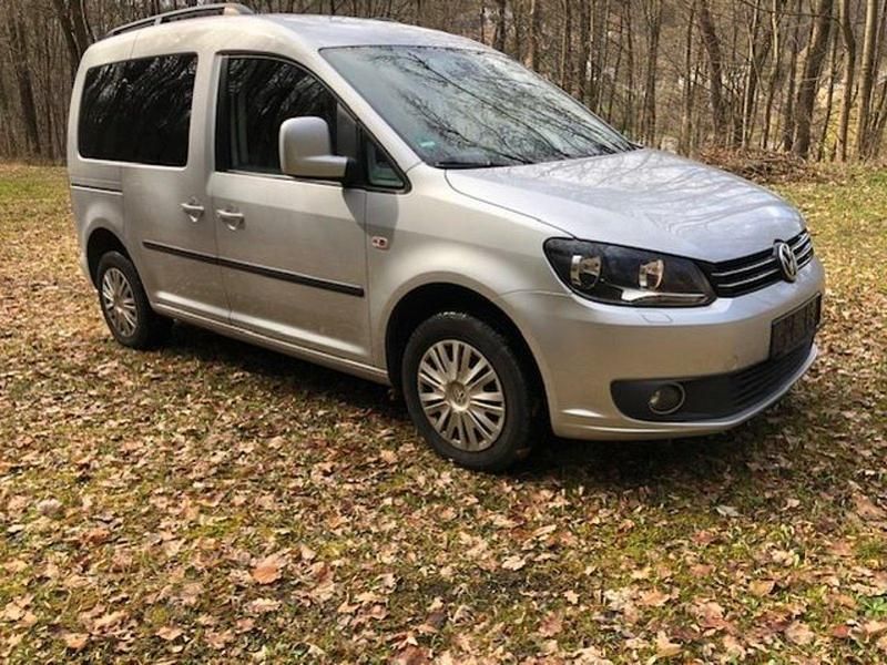Gebraucht VW Caddy Comfortline 105 PS (77 kW) 2012 Silber Van / Kleinbus