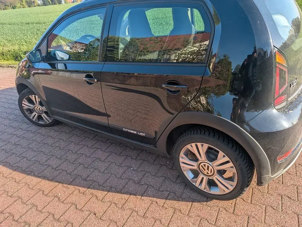 Gebraucht VW cross up! 90 PS (66 kW) 2019 Schwarz Kleinwagen
