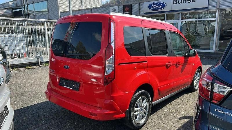 Gebraucht Ford Tourneo Connect Titanium 101 PS (74 kW) 2018 Rot Van / Kleinbus