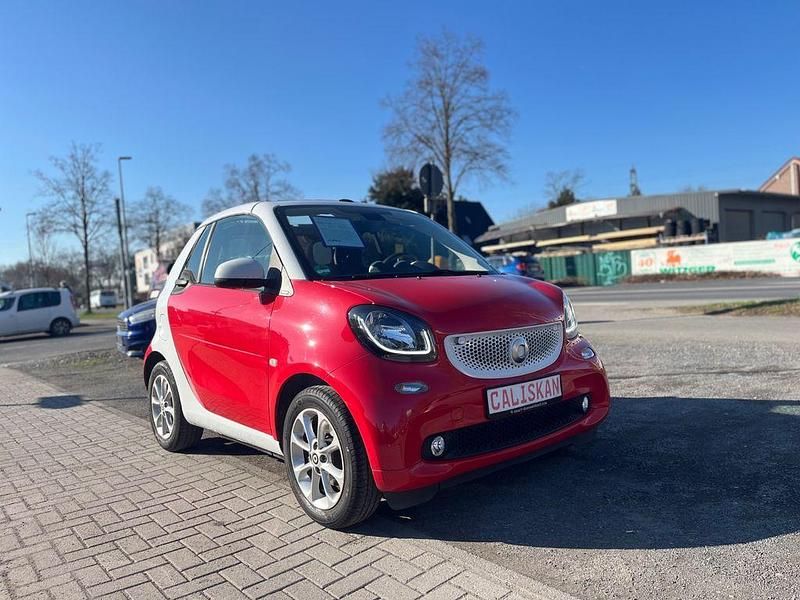 Gebraucht Smart ForTwo Cabrio Passion 71 PS (52 kW) 2016 Cherry/rally red Cabrio