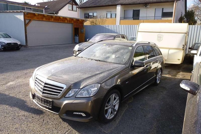 Indiumgrau metalliclack Gebraucht 2009 Mercedes E350 Kombi | 6.999 € (Superpreis) - Bild 1/4