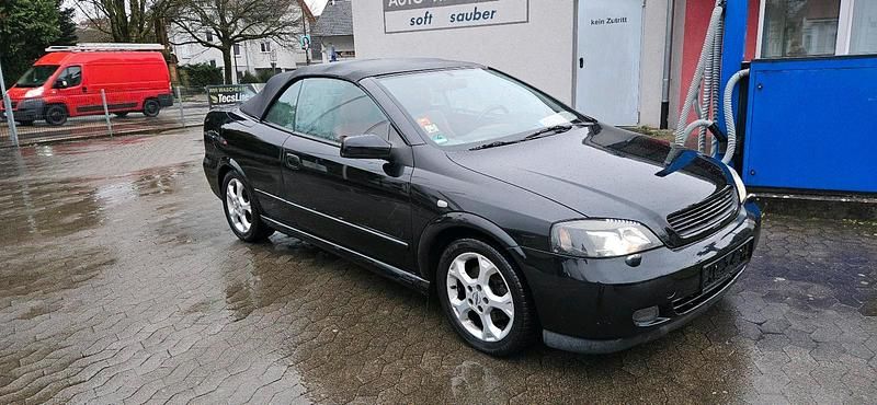 Gebraucht Opel Astra Cabriolet 147 PS (108 kW) 2002 Rot Cabrio