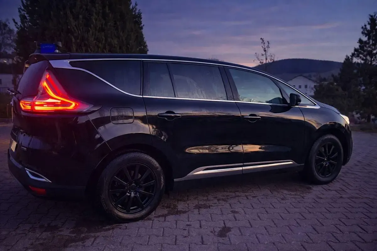 Używany Renault Espace Life 131 KM (96 kW) 2016 Czarny Minivan