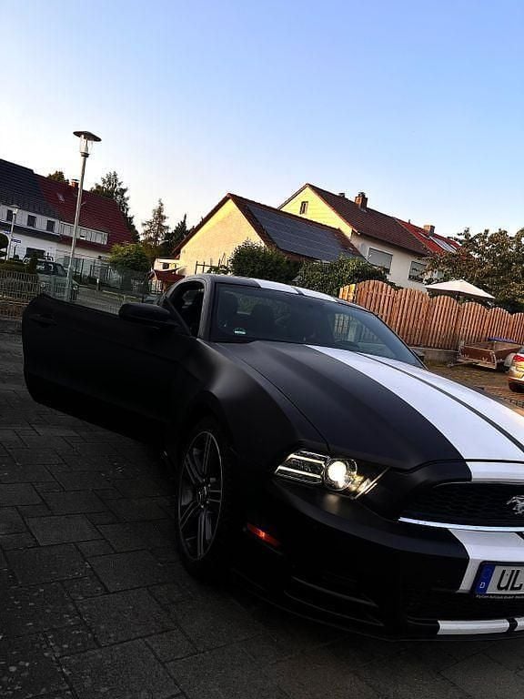 Schwarz Gebraucht 2014 Ford Mustang Coupé | 14.999 € (Guter Preis) - Bild 1/4