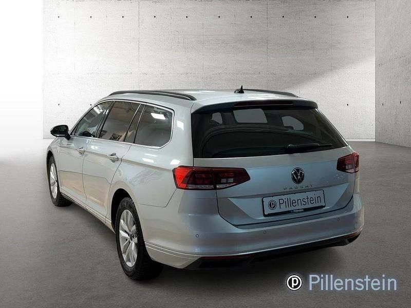 Gebraucht VW Passat Business 150 PS (110 kW) 2021 Silber Kombi