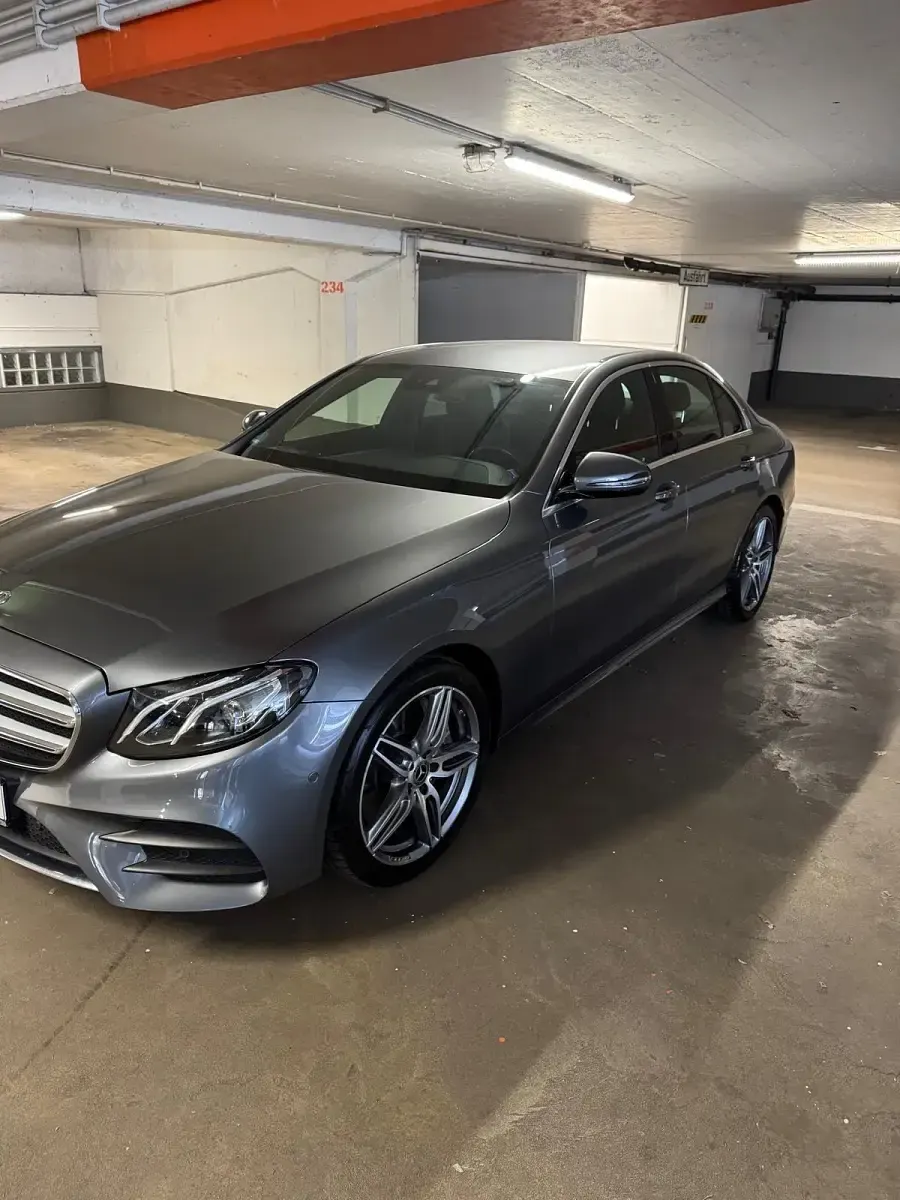 Gebraucht Mercedes E350 AMG line 299 PS (219 kW) 2018 Silber Limousine