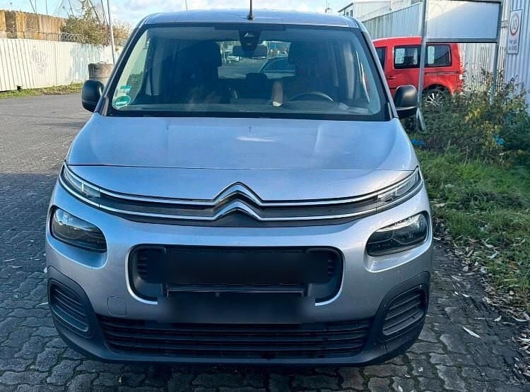 Grau Gebraucht 2019 Citroën Berlingo Feel Van / Kleinbus | 4.990 € (Superpreis) - Bild 1/4