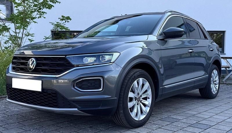 Grau Gebraucht 2021 VW T-Roc Sportline SUV | 24.900 € (Etwas zu teuer) - Bild 1/4