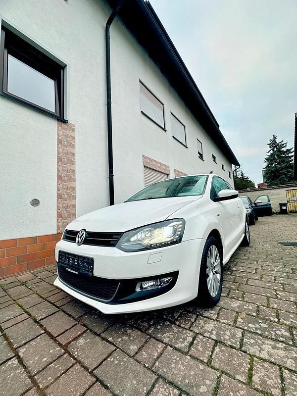 Gebraucht VW Polo Life 90 PS (66 kW) 2013 Weiß Kleinwagen