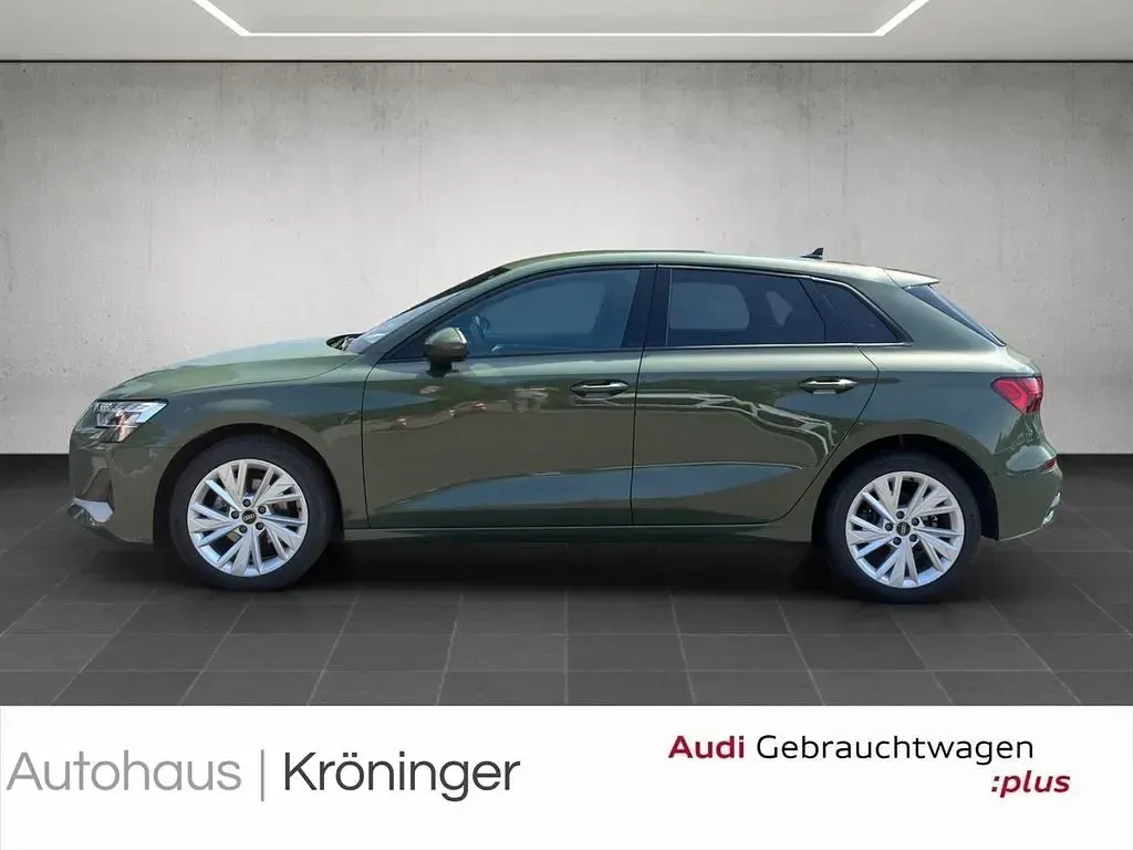 Gebraucht Audi A3 Sport 150 PS (110 kW) 2025 Grün Limousine