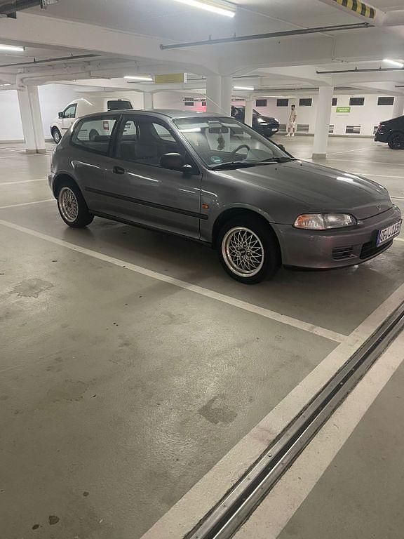 Grau Gebraucht 1992 Honda Civic Limousine | 7.900 € - Bild 1/4