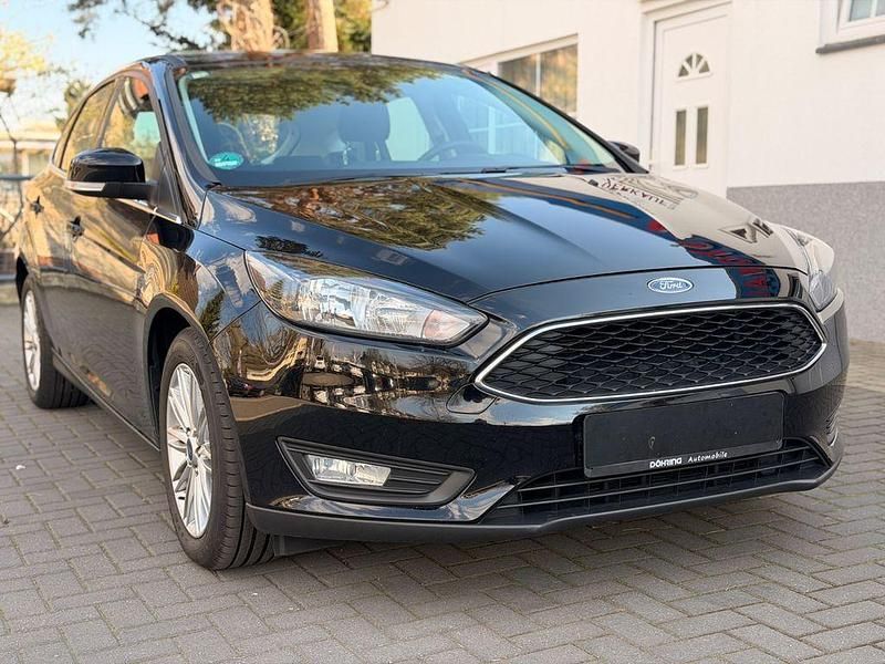 Gebraucht Ford Focus Cool & Connect 125 PS (91 kW) 2017 Schwarz Limousine