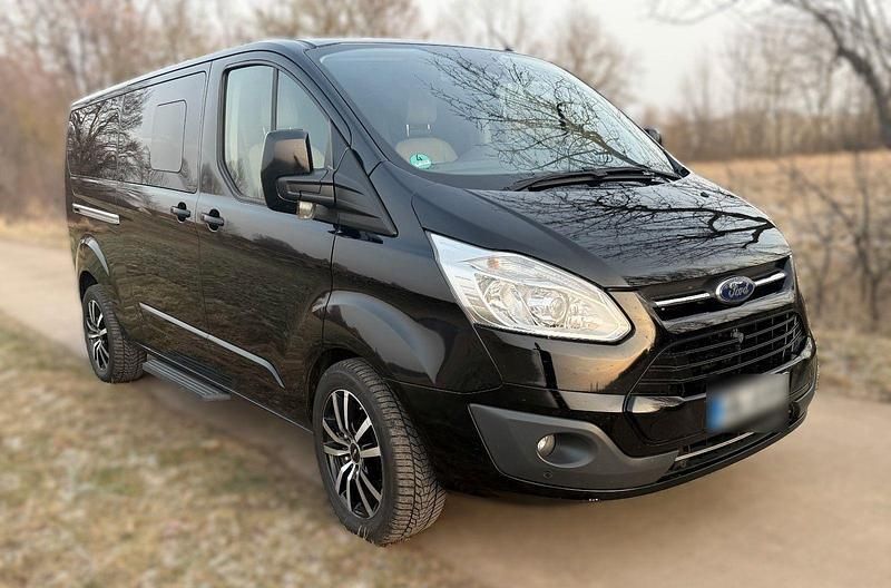 Gebraucht Ford Tourneo Titanium 170 PS (125 kW) 2016 Schwarz Van / Kleinbus