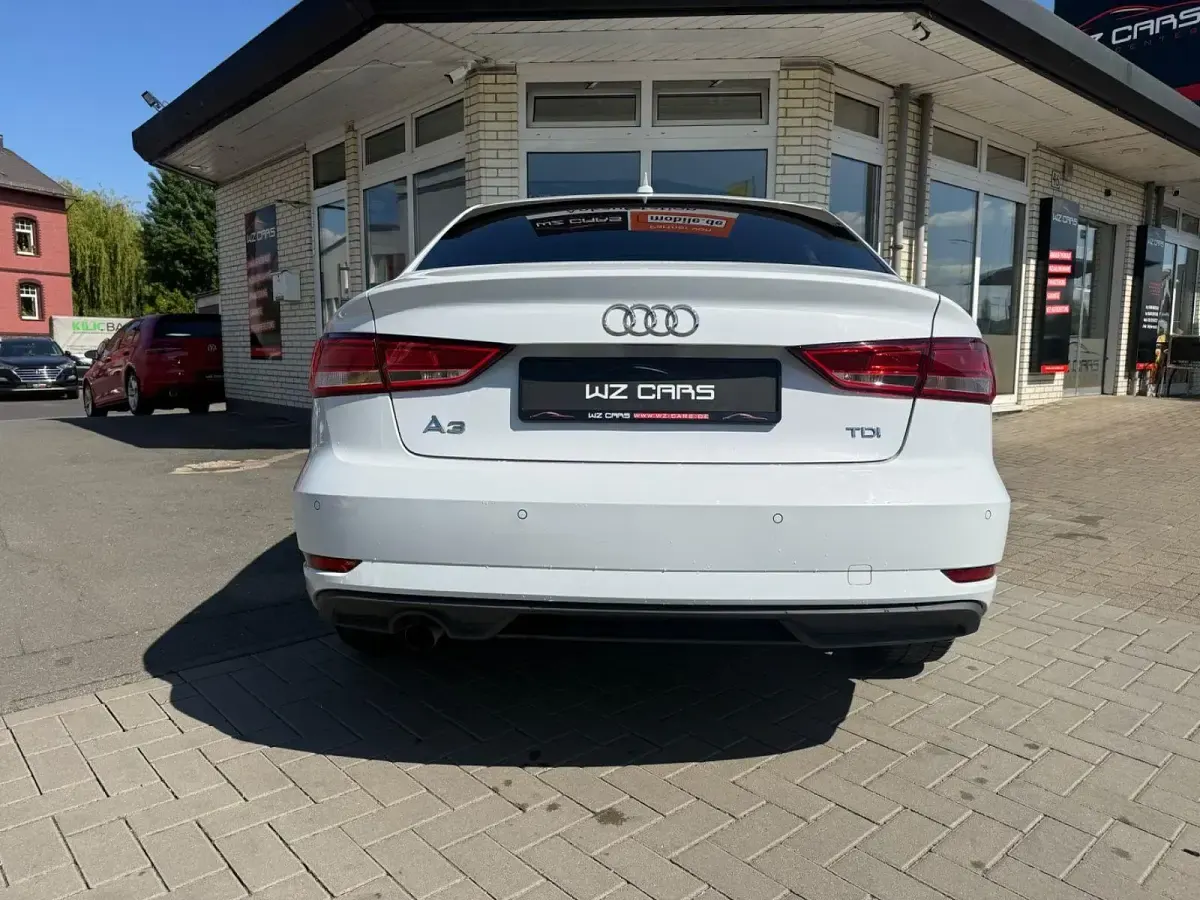 Gebraucht Audi A3 Comfort 116 PS (85 kW) 2018 Weiß Limousine