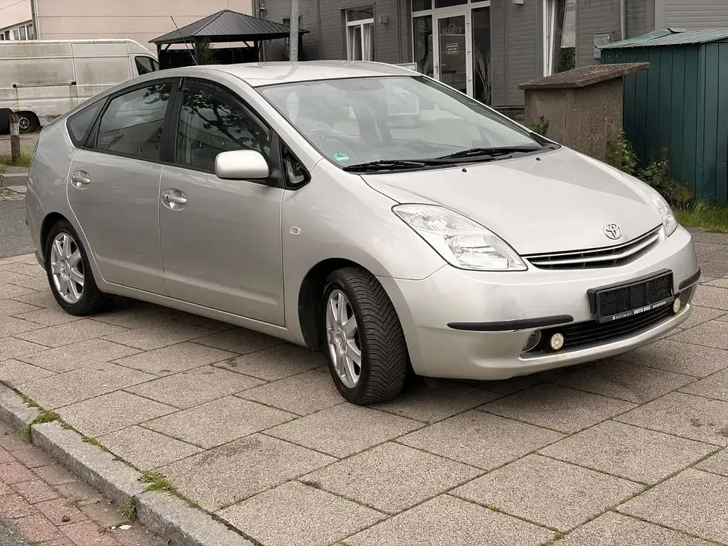 Gebraucht Toyota Prius Executive 77 PS (56 kW) 2004 Silber Kleinwagen