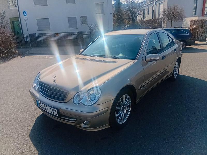 Gebraucht Mercedes C180 Elegance 143 PS (105 kW) 2004 Gold Limousine