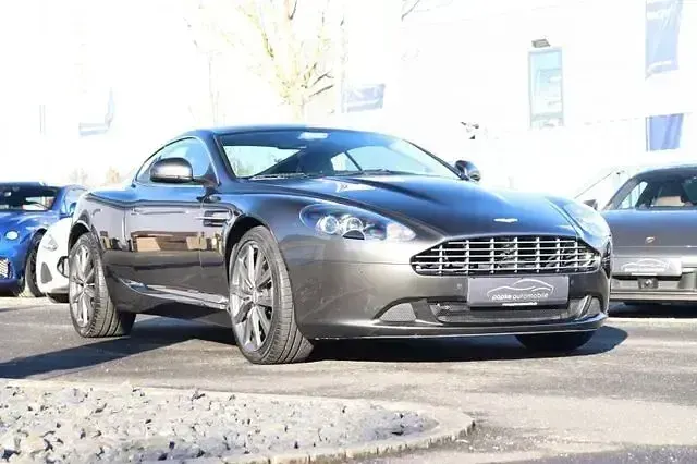 Gebraucht Aston Martin DB9 476 PS (350 kW) 2012 Quantum silver Coupé