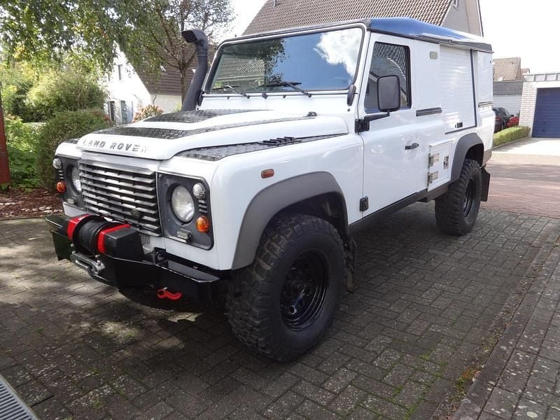 Weiß Gebraucht 2011 Land Rover Defender SUV | 29.900 € - Bild 1/4