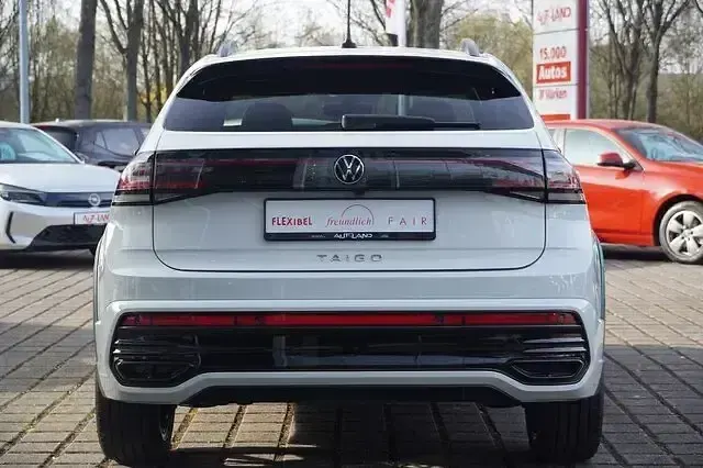 Używany VW Taigo R-line 150 KM (110 kW) 2022 Biały SUV