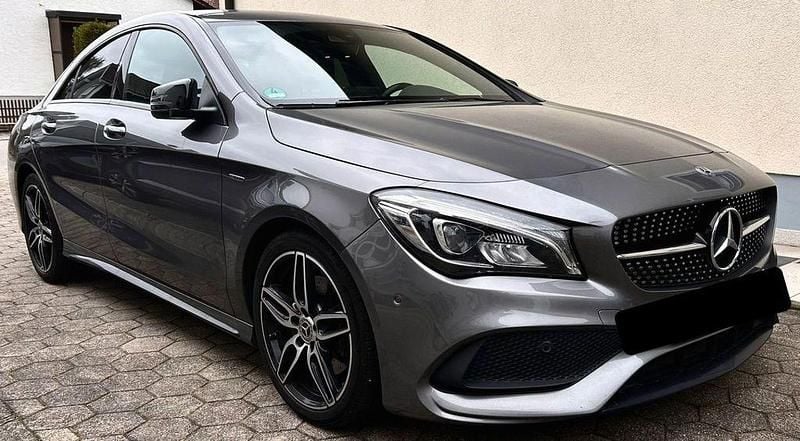 Grau Gebraucht 2017 Mercedes CLA250 Edition Limousine | 20.500 € (Fairer Preis) - Bild 1/4