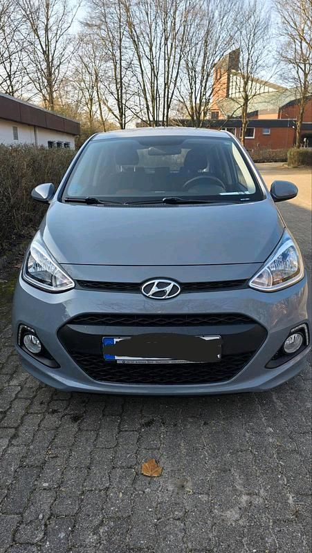 Gebraucht Hyundai i10 Intro Edition 67 PS (49 kW) 2014 Grau Kleinwagen