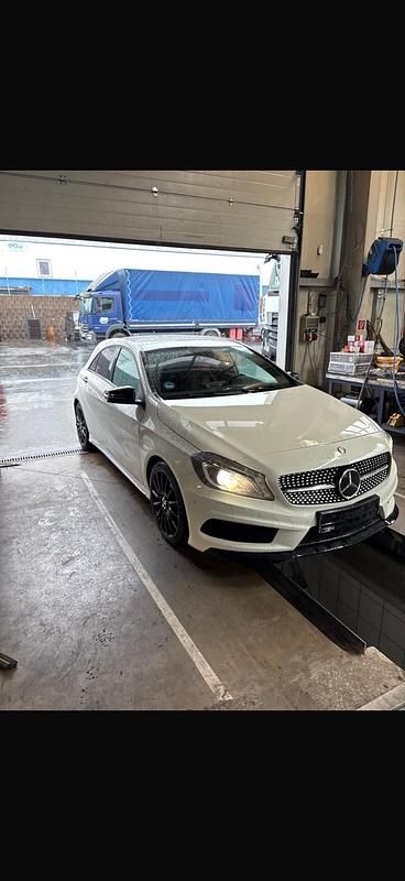 Second-hand Mercedes A220 169 CP (124 kW) 2013 Alb Hatchback