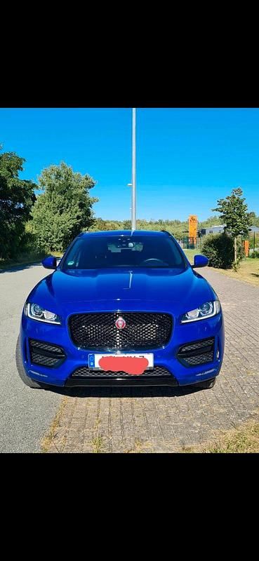 Blau Gebraucht 2018 Jaguar F-Pace SUV | 28.690 € (Etwas zu teuer) - Bild 1/4