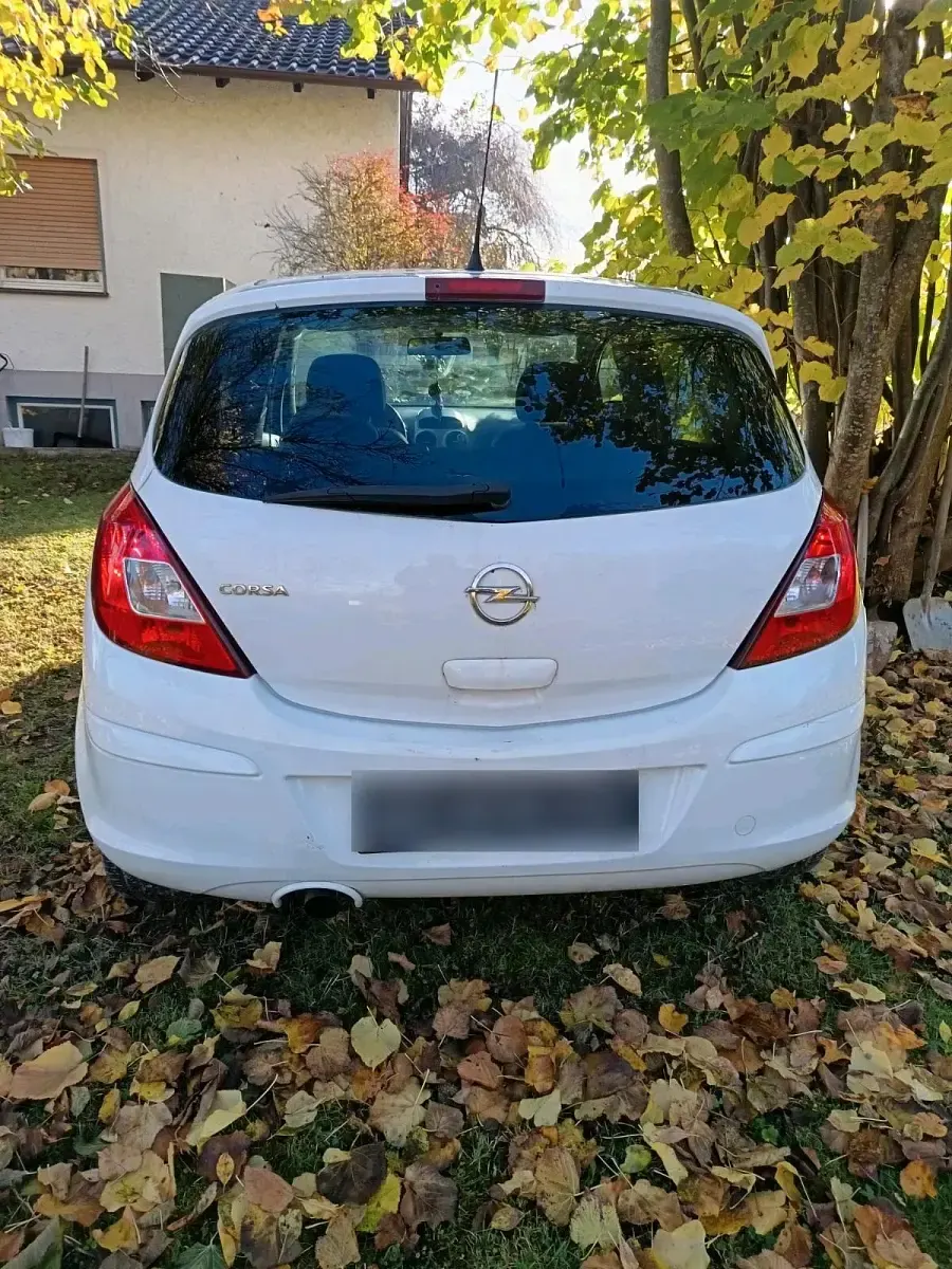 Gebraucht Opel Corsa 87 PS (63 kW) 2011 Weiß Kleinwagen