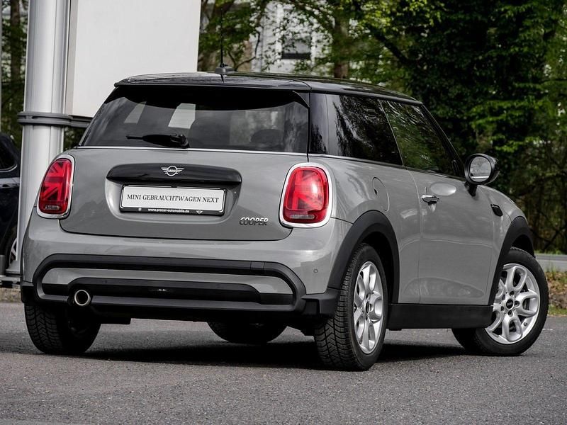 Gebraucht Mini Cooper Essential 136 PS (100 kW) 2022 Moonwalk grey () Kleinwagen