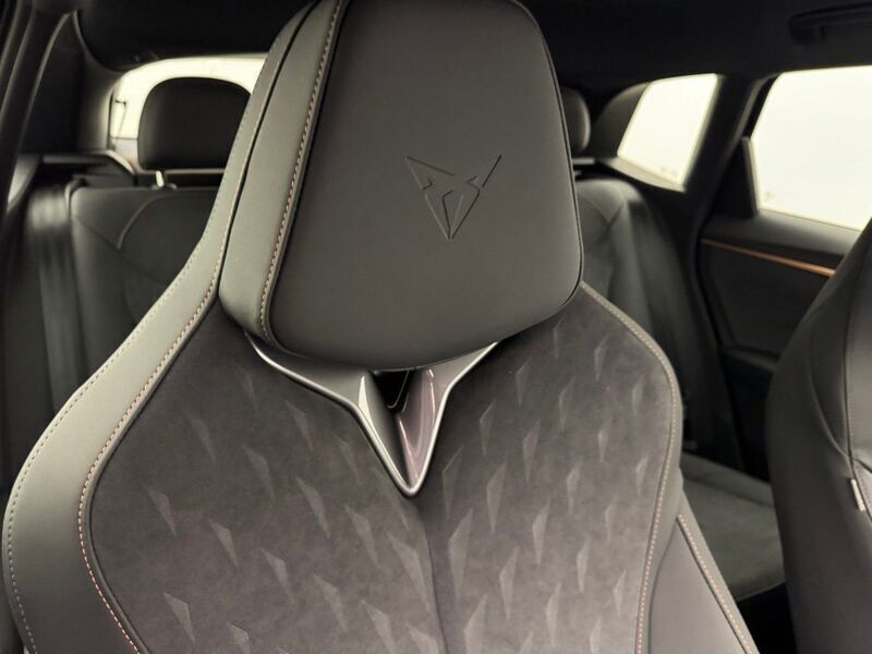 Gebraucht Cupra Terramar VZ 272 PS (200 kW) 2025 Black metallic SUV