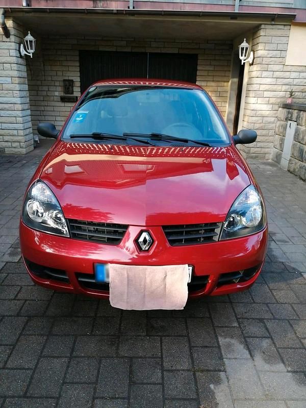 Gebraucht Renault Clio II 75 PS (55 kW) 2009 Rot Limousine