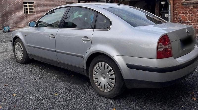 Gebraucht VW Passat Comfortline 170 PS (125 kW) 2001 Grau Limousine